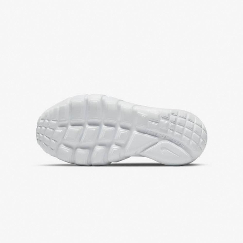 Patikë Nike DJ6040 002 UFJ