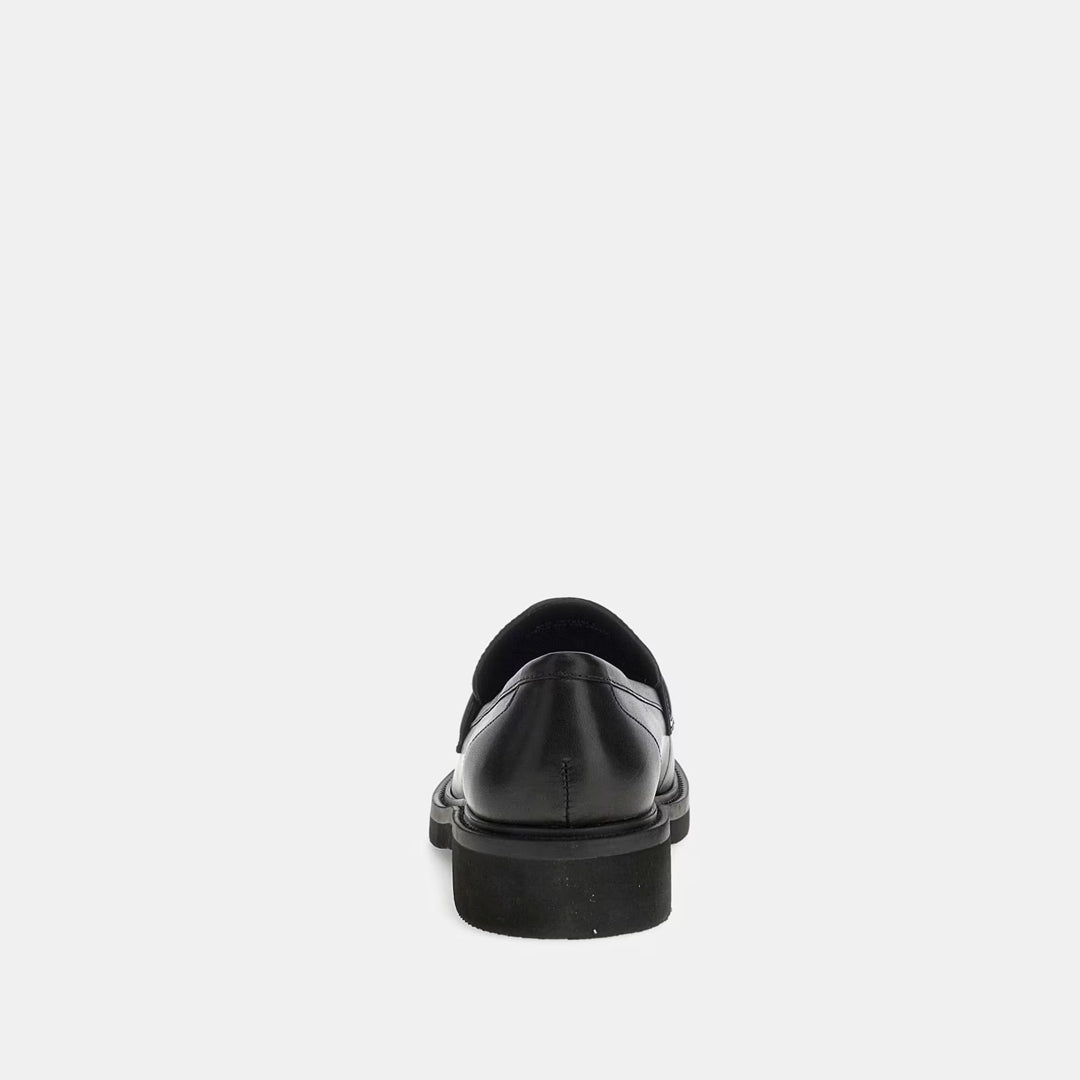 Këpucë GUESS SHUTTLE