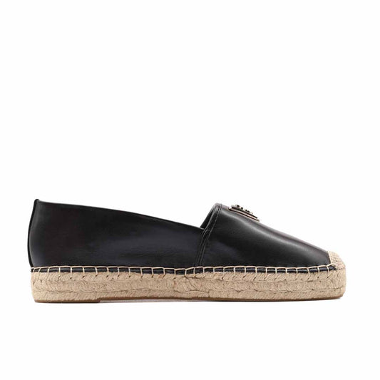 Këpucë Guess