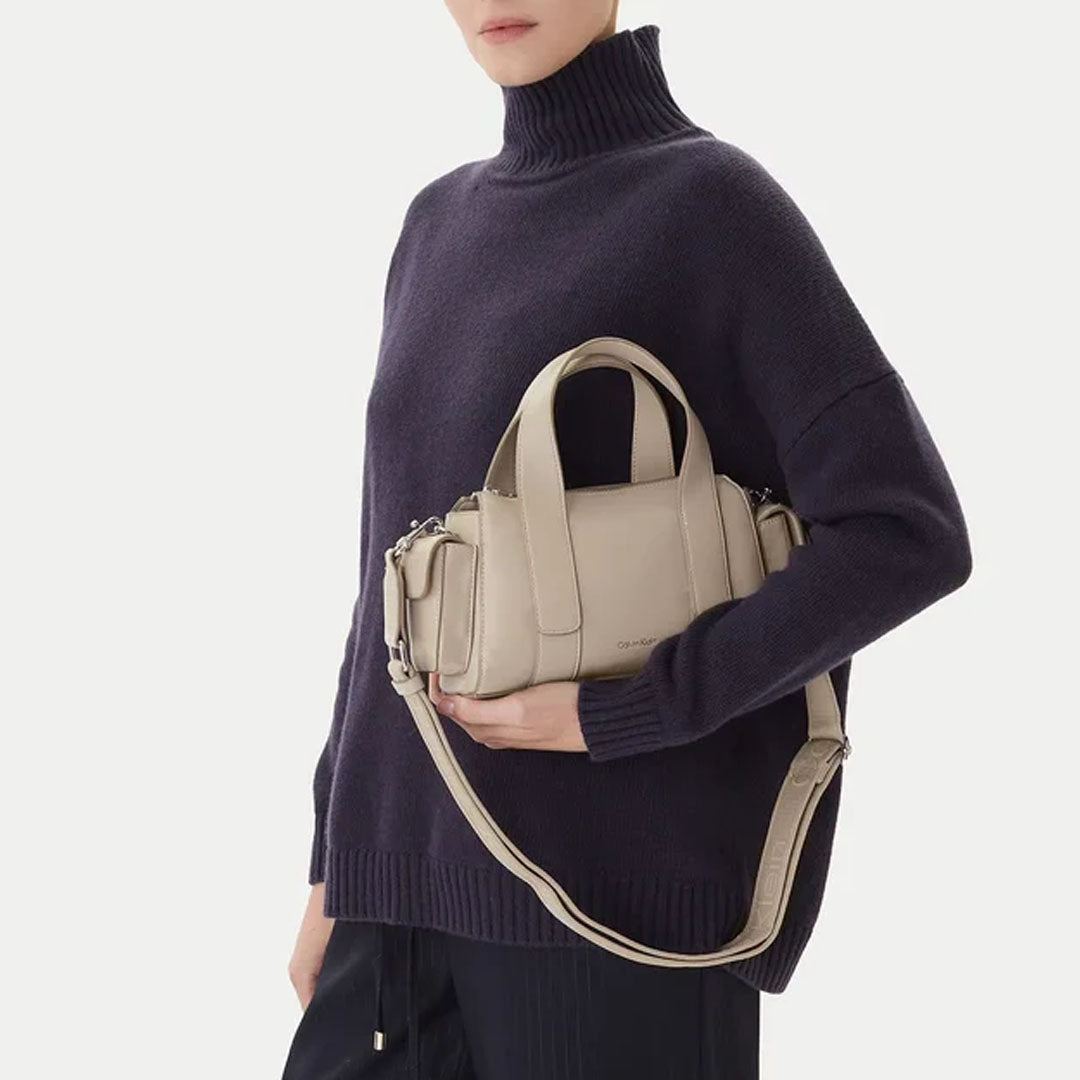 Qantë CALVIN KLEIN WEBBING STRAP POCKET BAG