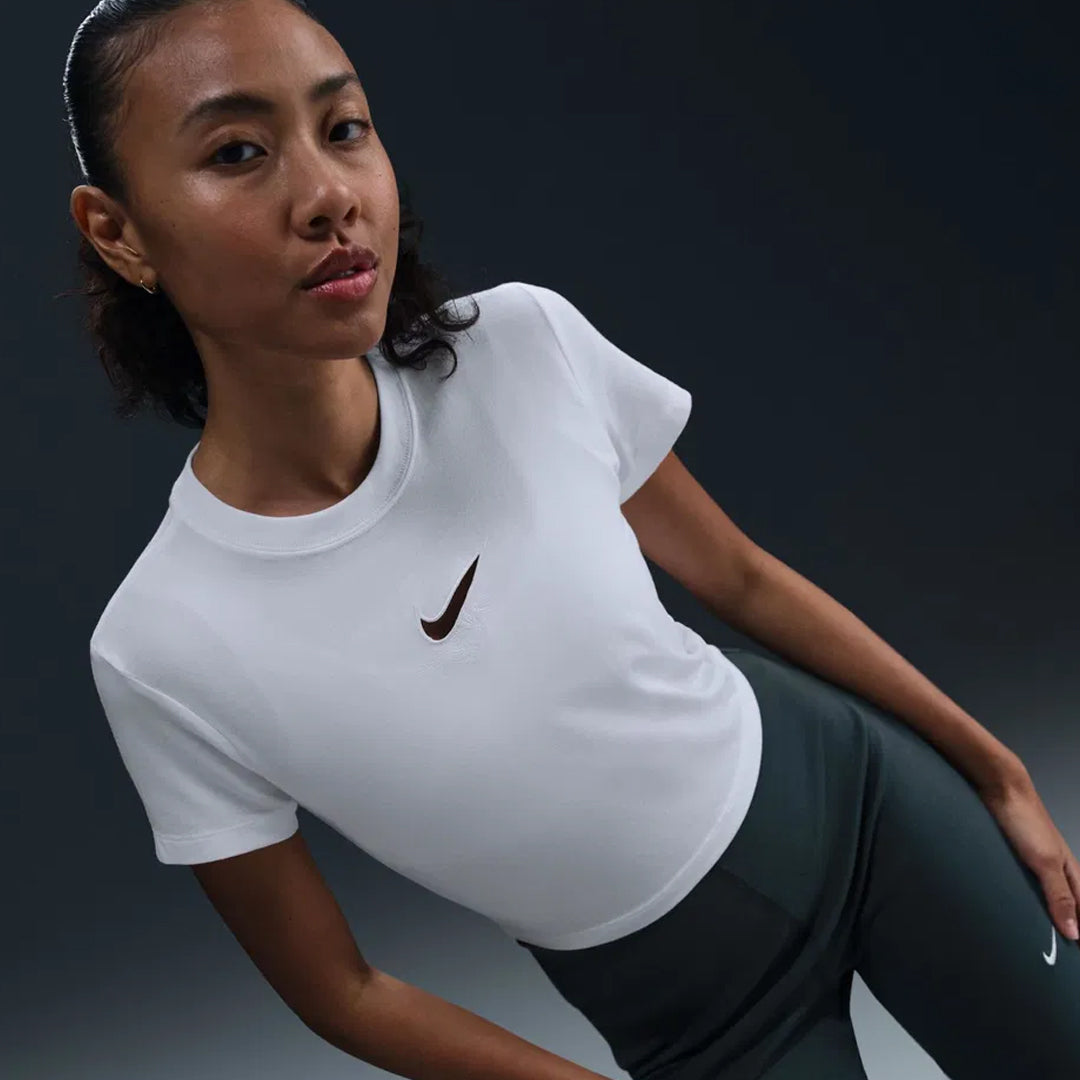 Maicë Nike HF9534 100