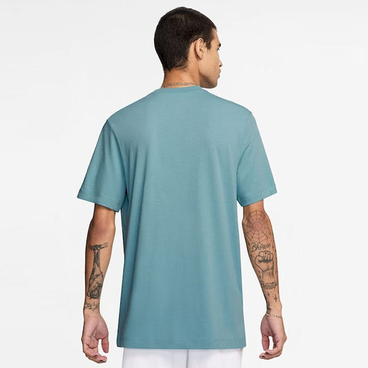 Maicë NIKE M NSW TEE 12MO FUTURA SP25
