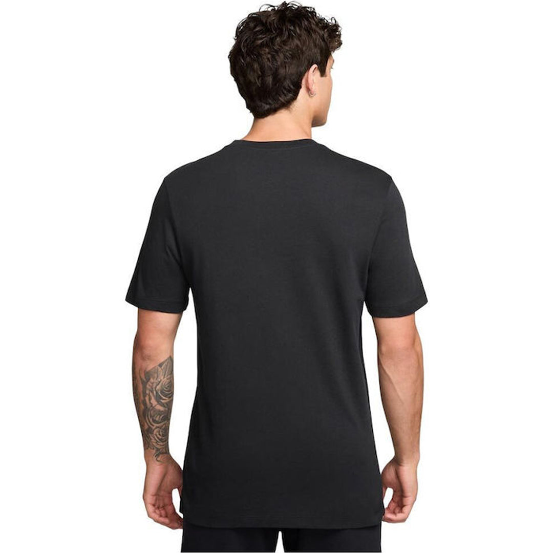 Maicë Nike U NSW TEE STD CELEBRATE BRND