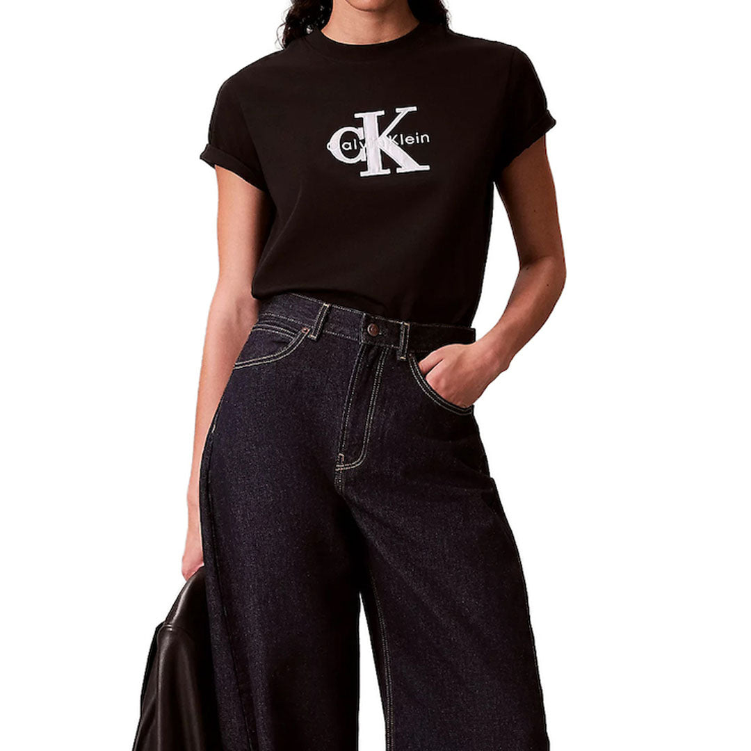 Maicë Calvin Klein SS CLASSIC MONOLOGO METALLIC CN