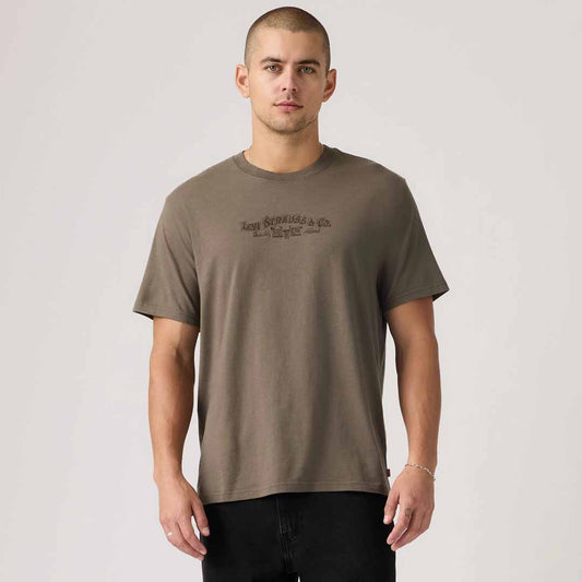 Maicë Levis SS RELAXED FIT TEE SERIF LSCO 1 BUNGEE