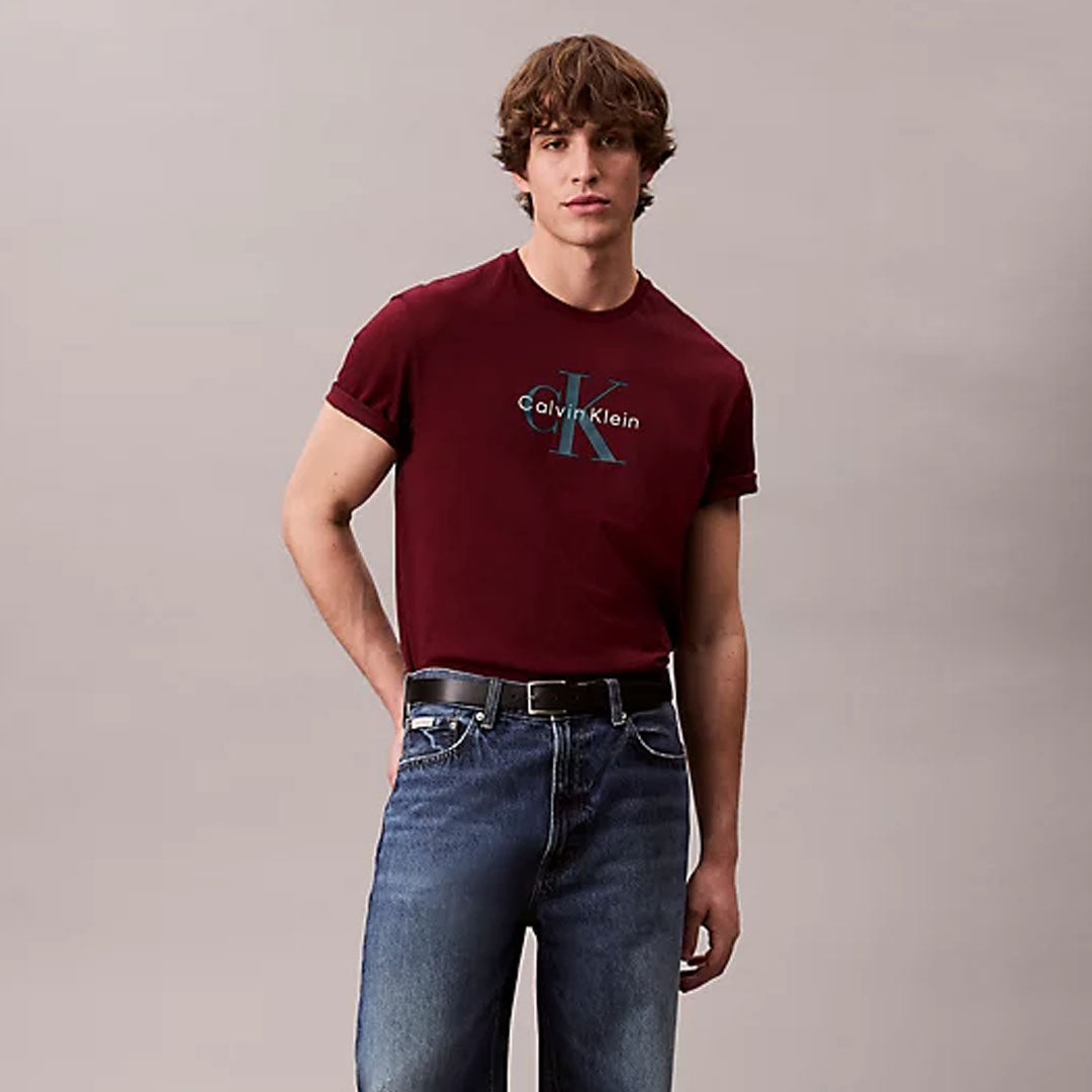 Maicë Calvin Klein SS Hero Monologo Tee 20s