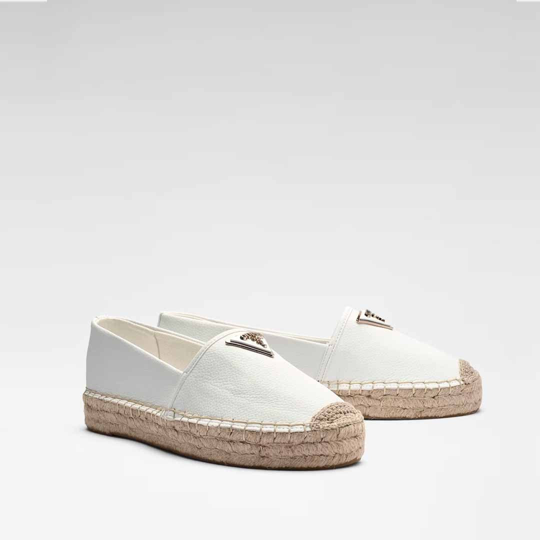 Këpucë Guess