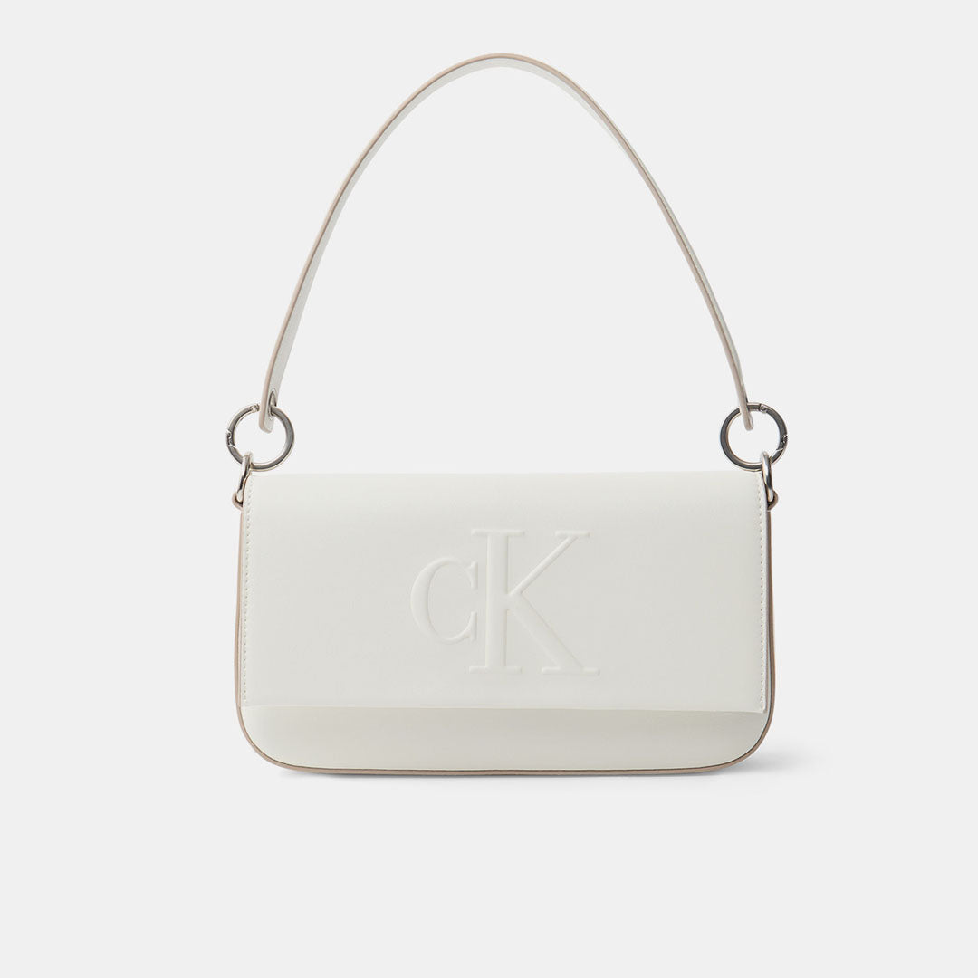 Qantë CALVIN KLEIN SCULPTED FLAP SHOULDER POU