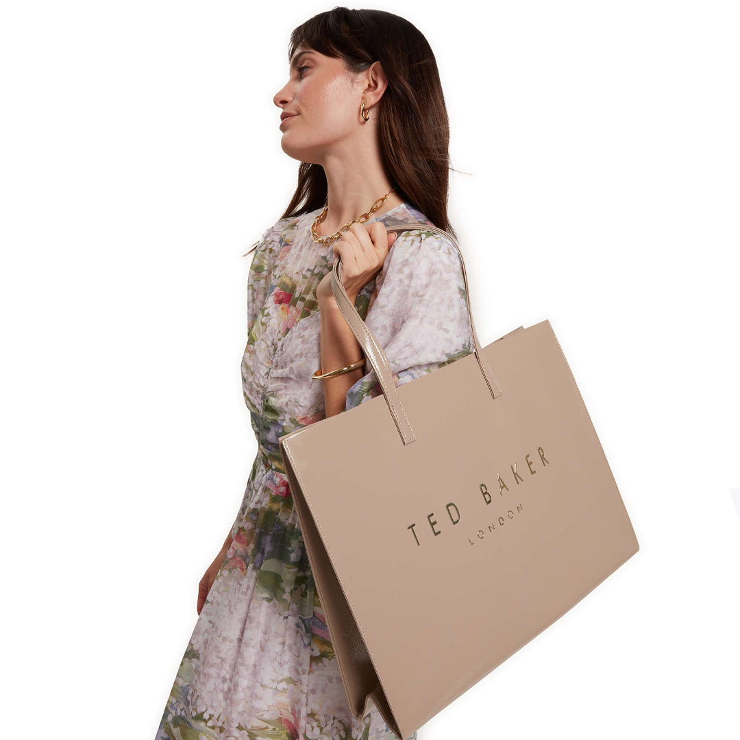 Qantë Ted Baker Crinkle Extra Large Icon Bag