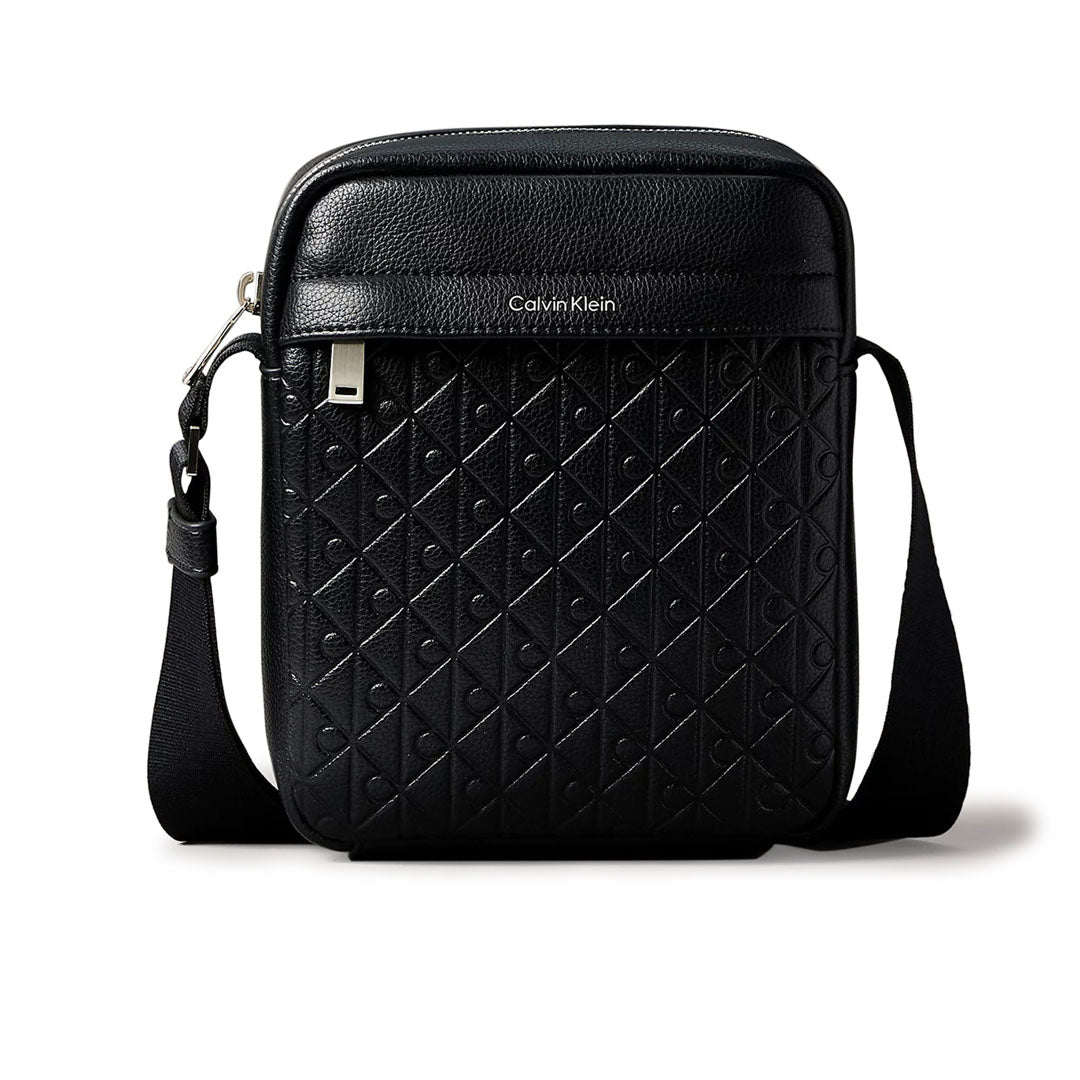 Qantë CALVIN KLEIN EMBLEM EMBOSS REPORTER