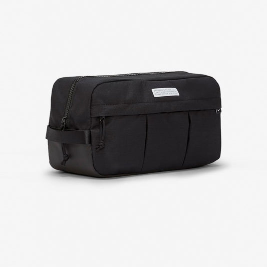 Qantë Nike DC2648 010