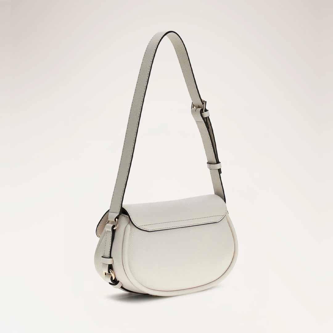 Qantë Guess 2