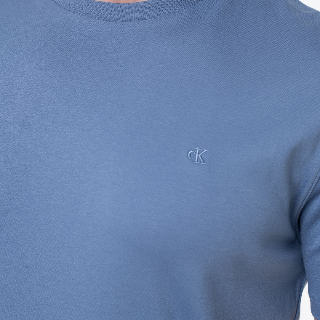 Maicë Calvin Klein SS SUPIMA CHEST EMB CREWNECK TE