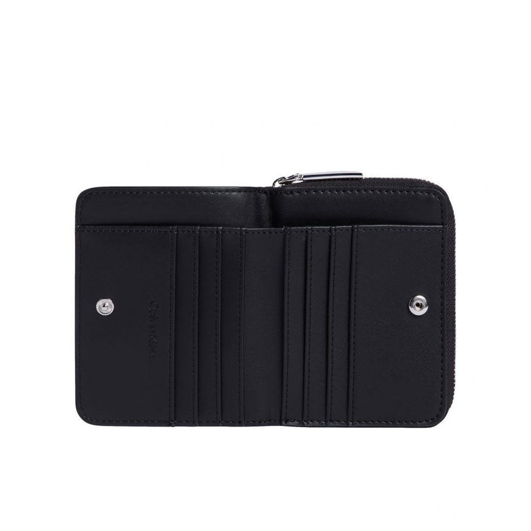 Kuletë CALVIN KLEIN CK MUST AOP MD ZIP AROUND W FL