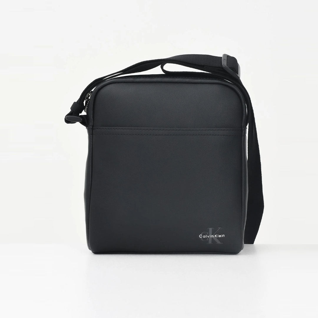 Qantë CALVIN KLEIN MONO LOGO REPORTER 18