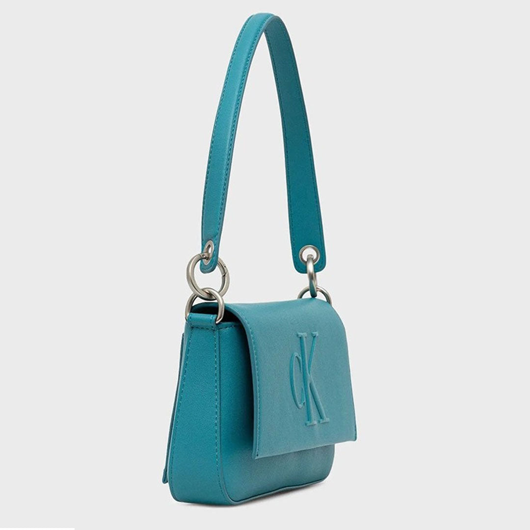 Qantë CALVIN KLEIN SCULPTED FLAP SHOULDER POU