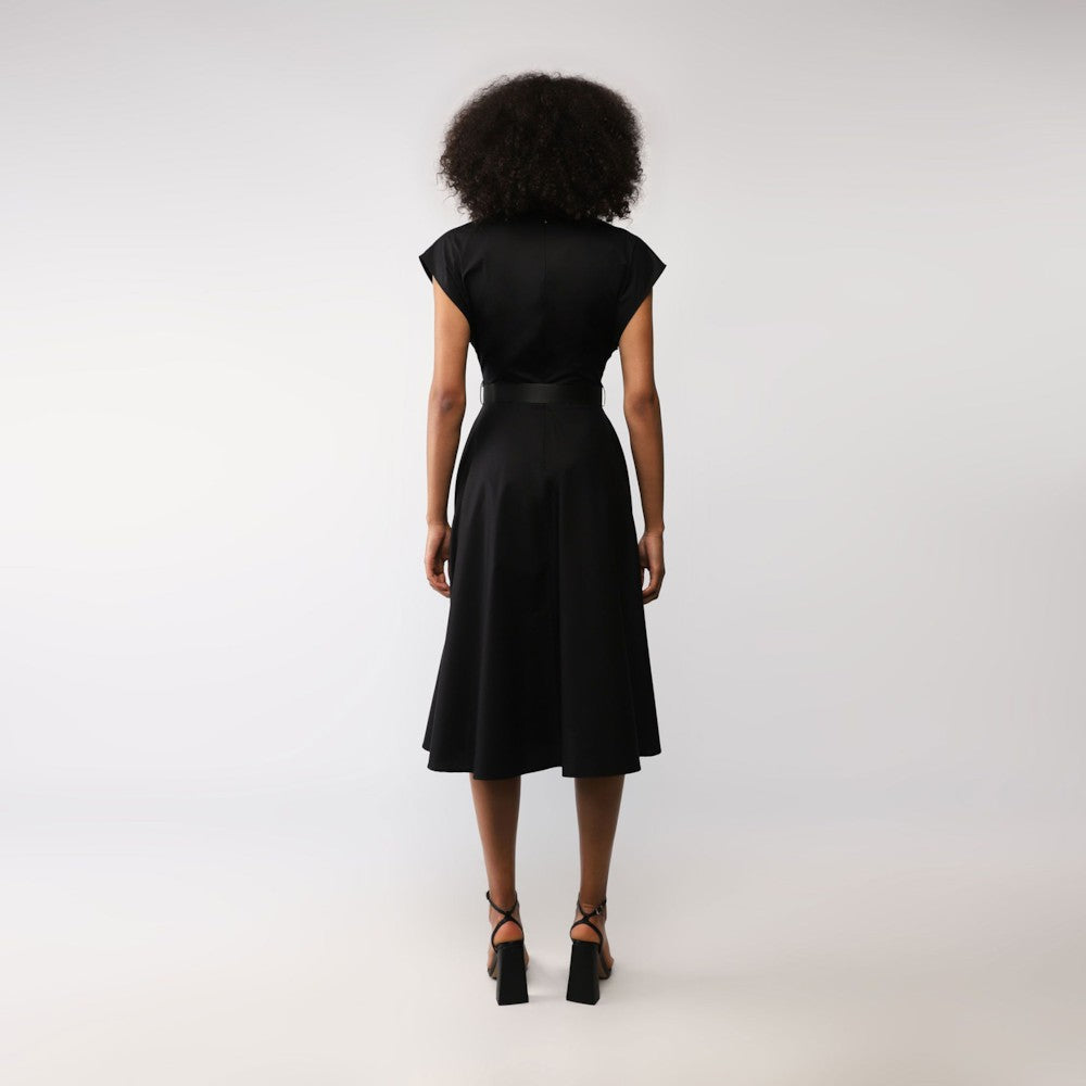 Fustan Imperial ADFQFKU 1900