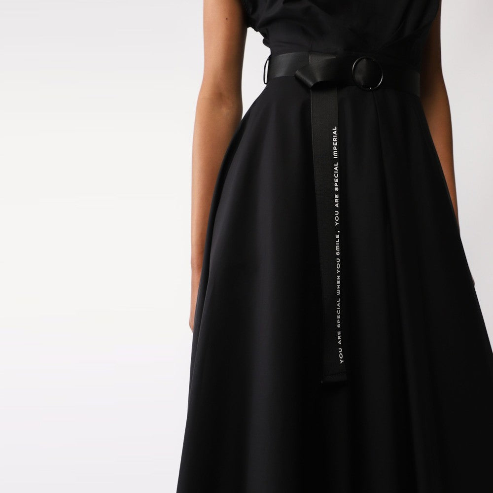 Fustan Imperial ADFQFKU 1900