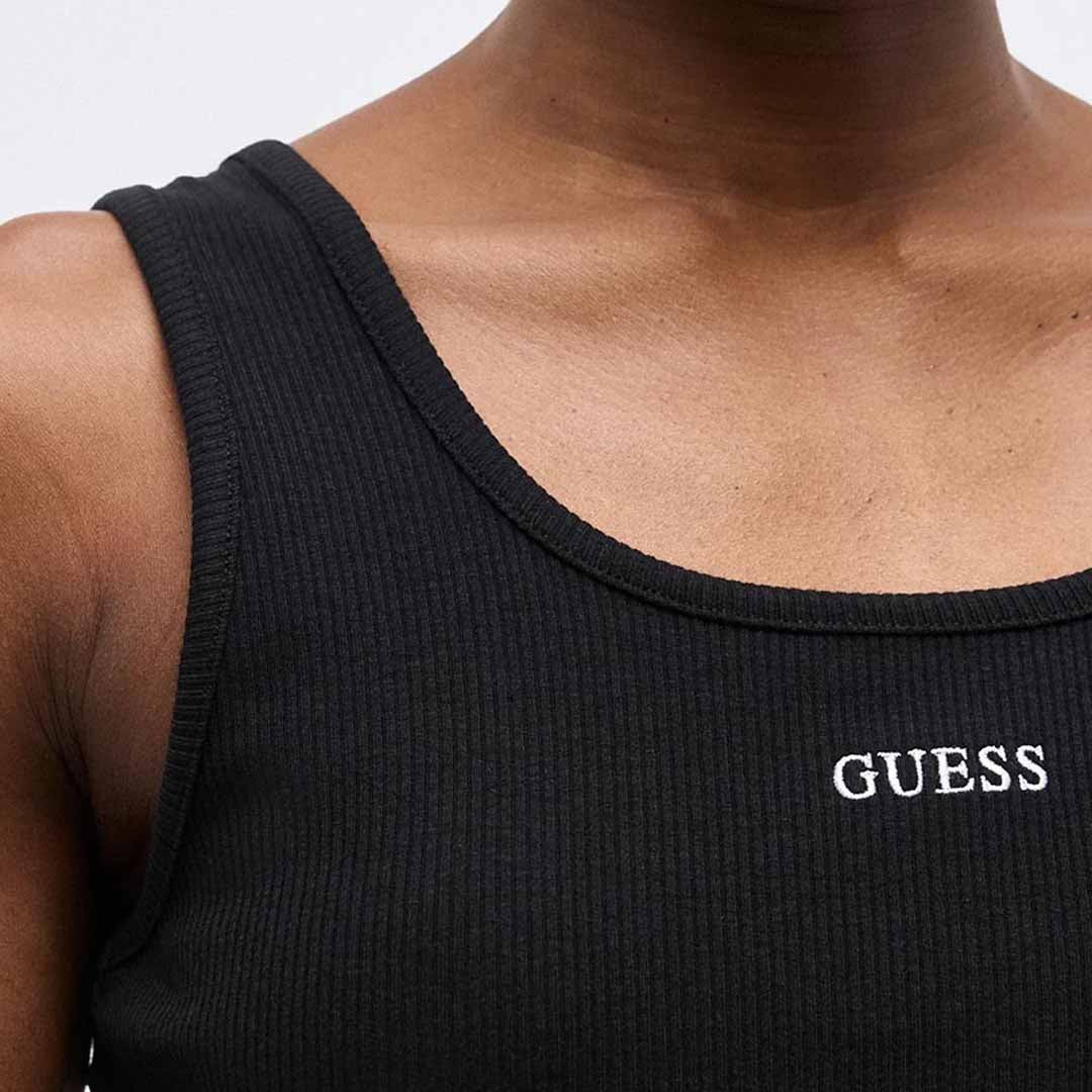 Maicë Guess