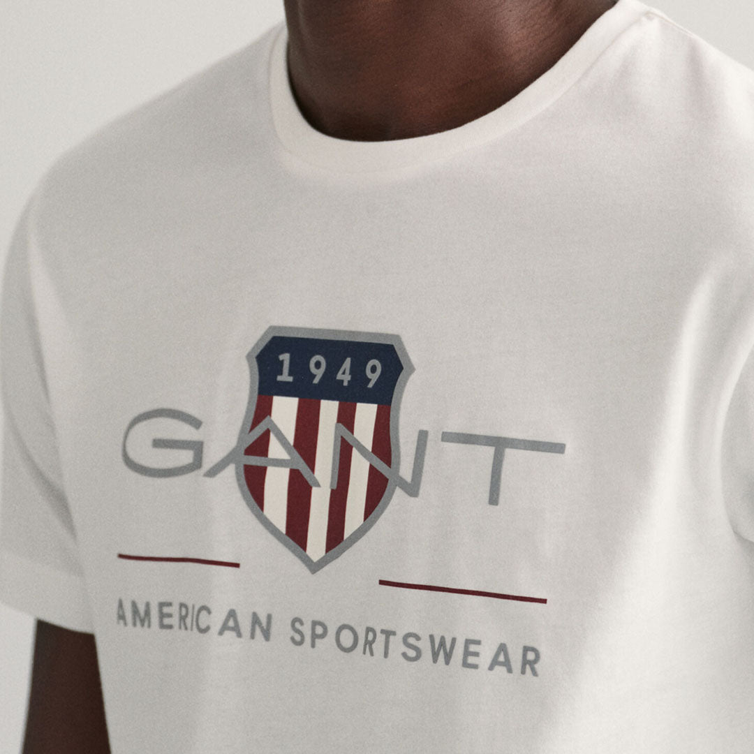 Maicë Gant REG ARCHIVE SHIELD SS T-SHIRT
