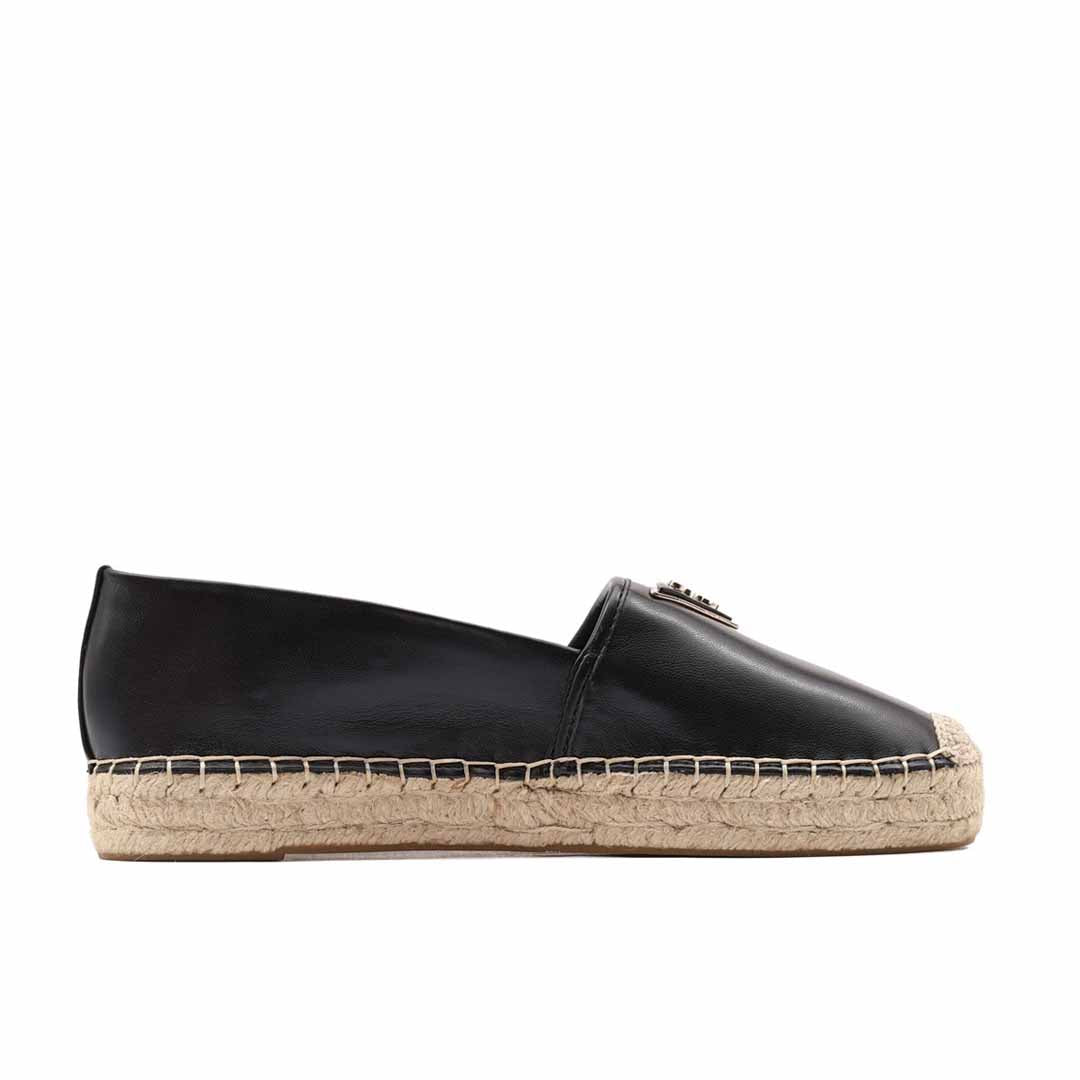 Këpucë Guess