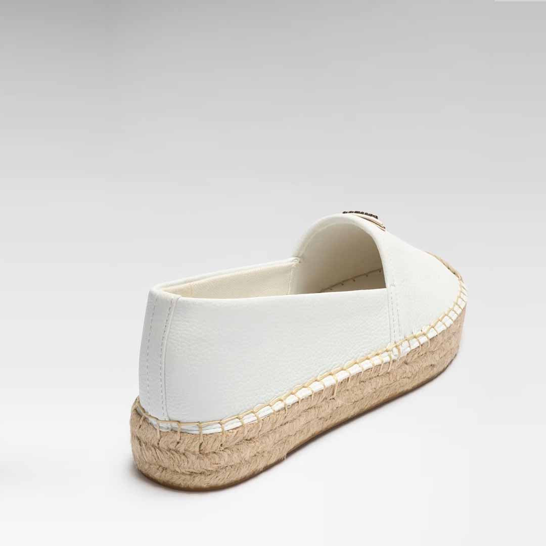Këpucë Guess