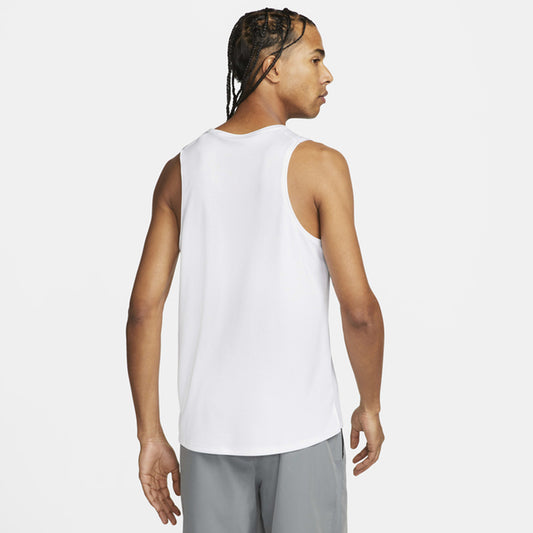 Maicë Nike DV9321 100