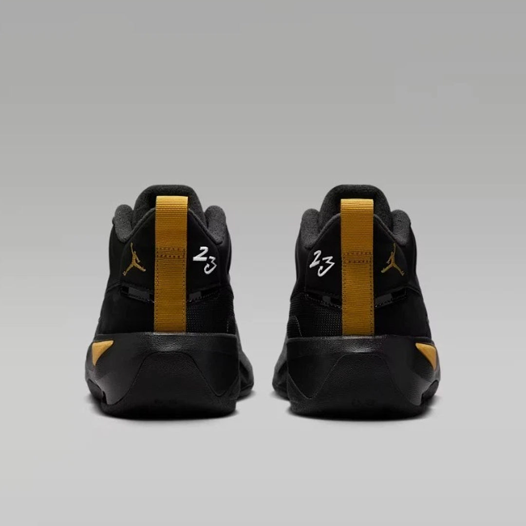 Patikë NIKE JORDAN MAX AURA 7 3