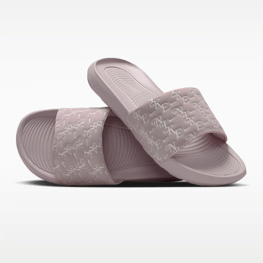 Papuqe Nike W Nike VICTORI ONE SLIDE PRINT