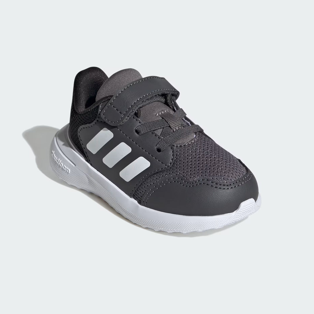 Patikë Adidas IE6013