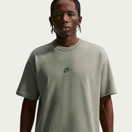 Maicë Nike M NSW TEE LSE PREM ESS SUST